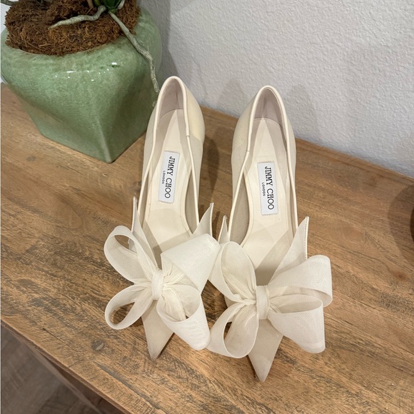 Jimmy Choo Shoes - Jimmy Choo Ivory Bow Heels